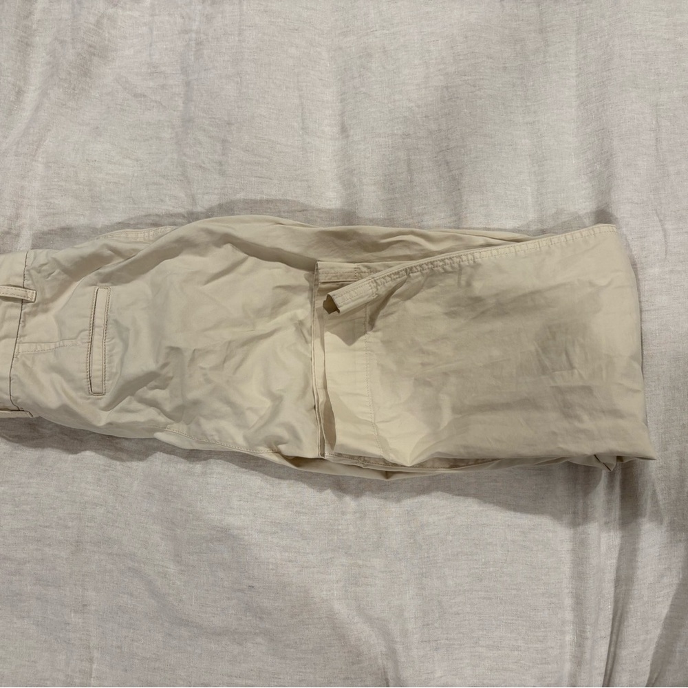 Aritizia Cream Chinos Relaxed Fit - Picture 3 of 5